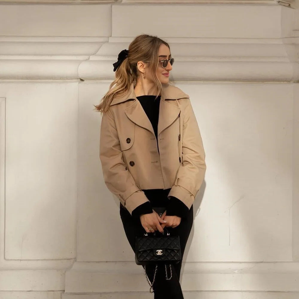 Kort trenchcoat för dam – dubbelknäppt jacka i vintageinspirerad design