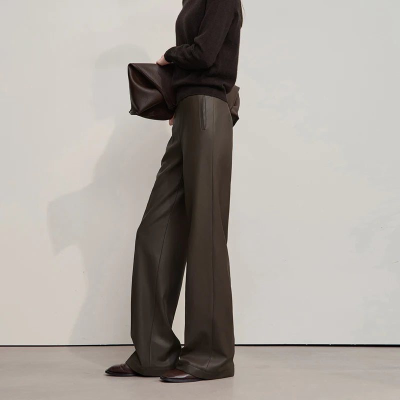 Vida byxor för dam – stilrena PU läderbyxor i minimalistisk design